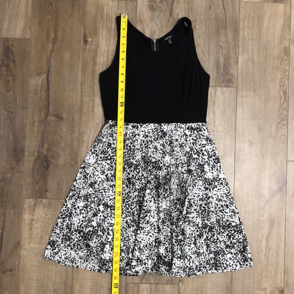 Like new! - APT. 9 Sleeveless Dress - Picture 7 of 9